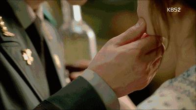 20个月童话婚姻就破裂？宋慧乔和宋仲基撒过的糖都成了玻璃渣