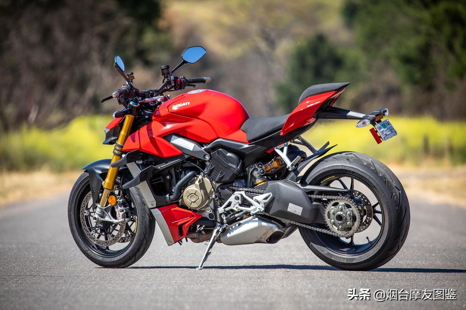 杜卡迪v4s街霸实车测评,杜卡迪街霸v4s和ktm1290sdr哪个快