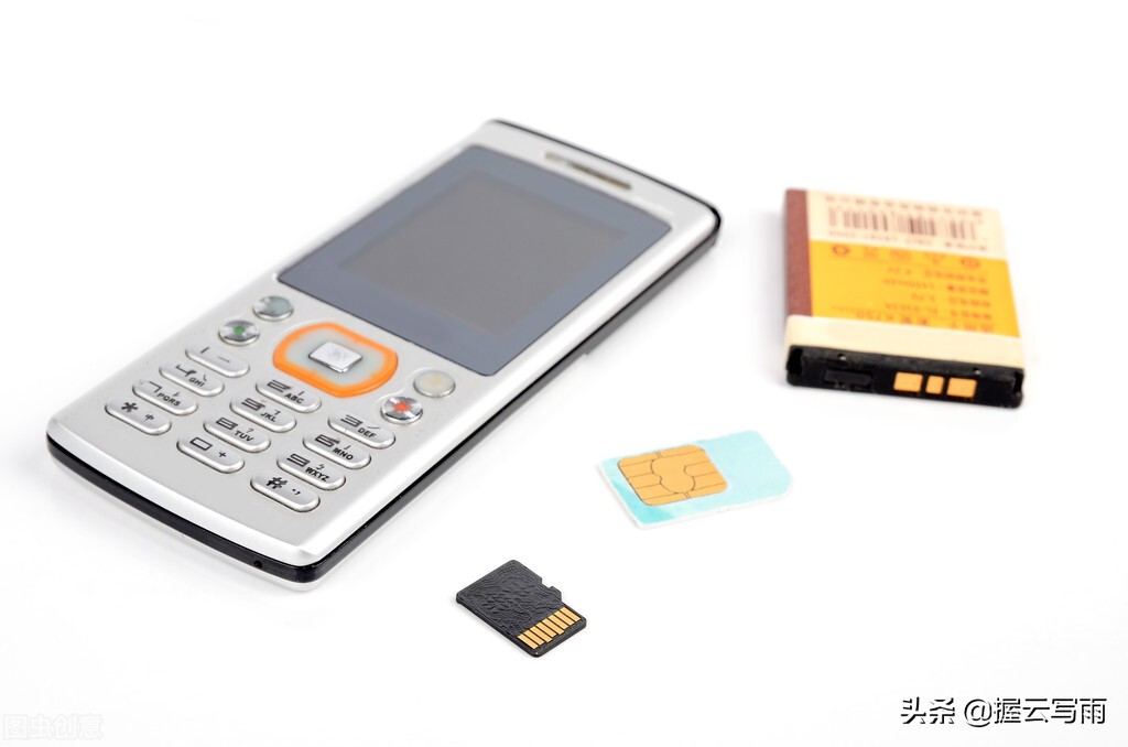 见证手机内存卡从辉煌到消失，为什么一夜之间手机内存卡下岗啦？