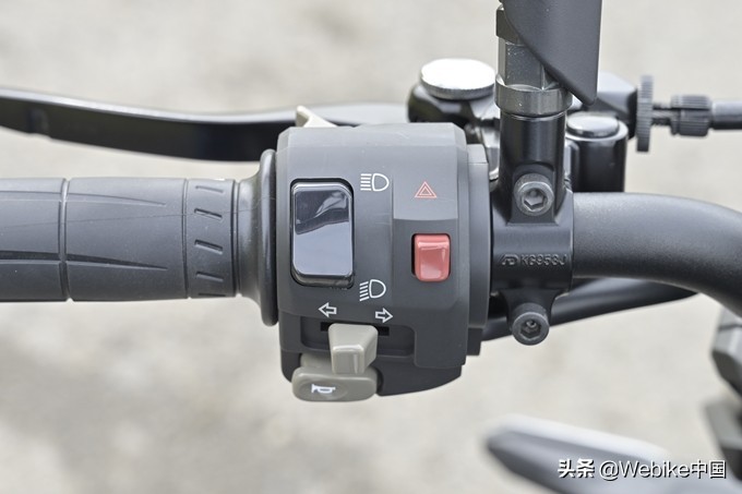 测评川崎zrx1200视频,川崎z1000和宝马s1000r选哪个