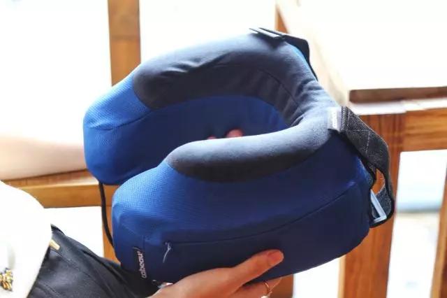 回程路远，有个护颈枕就好