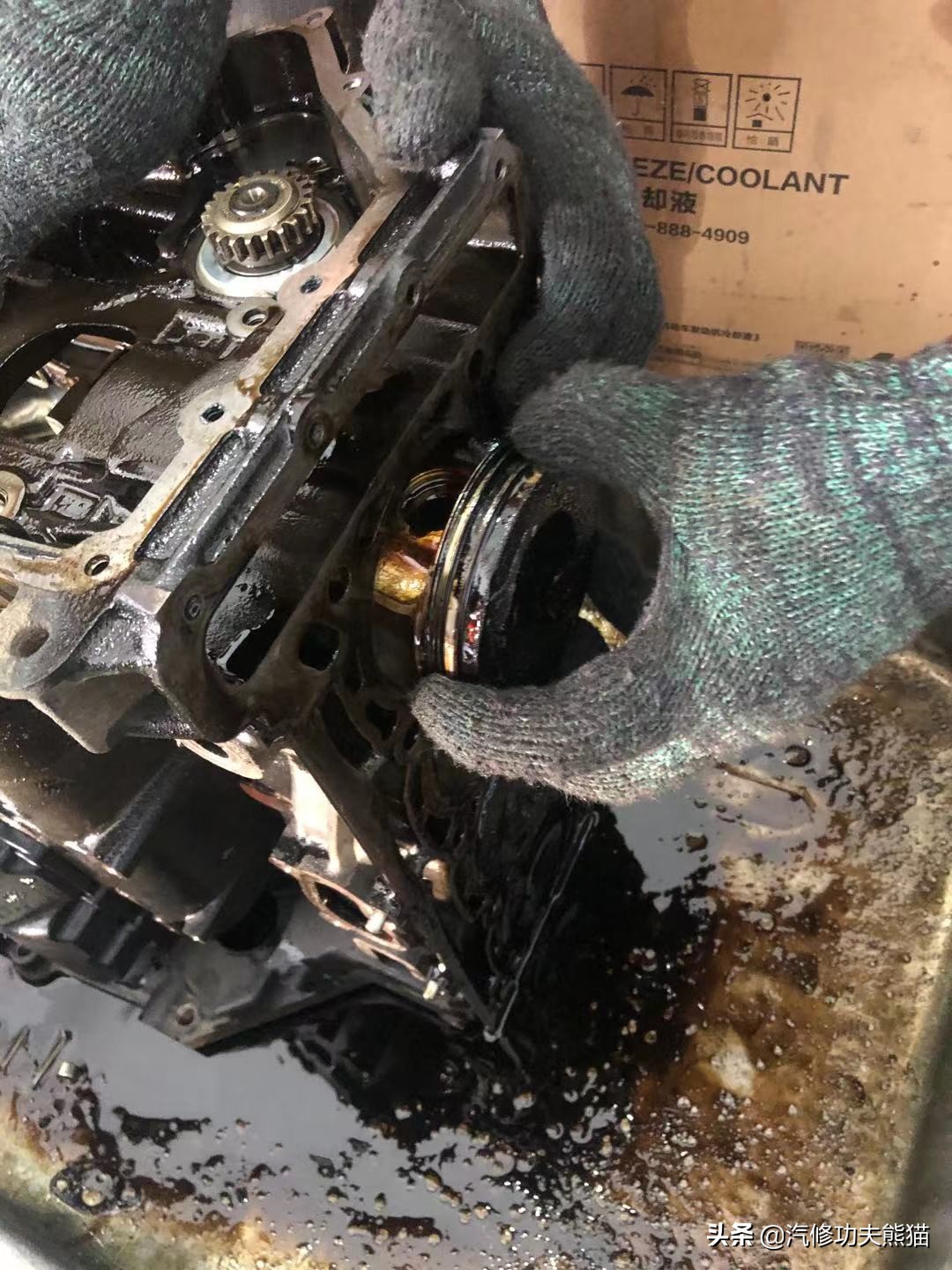 奥迪q5烧机油狂飙,奥迪q5烧机油且发动机抖动