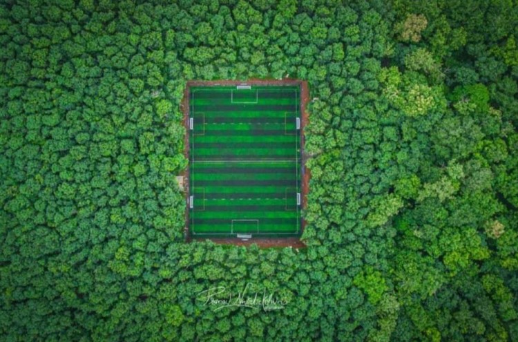 墓地足球场惊现河南，难道推进社区足球场地建设又成面子工程