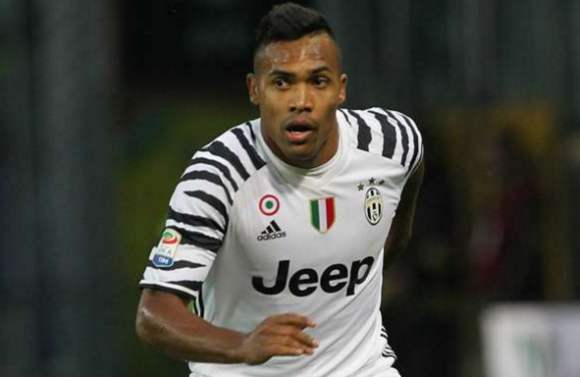 足坛历史第一左边后卫,来自足坛最佳前锋的压迫感