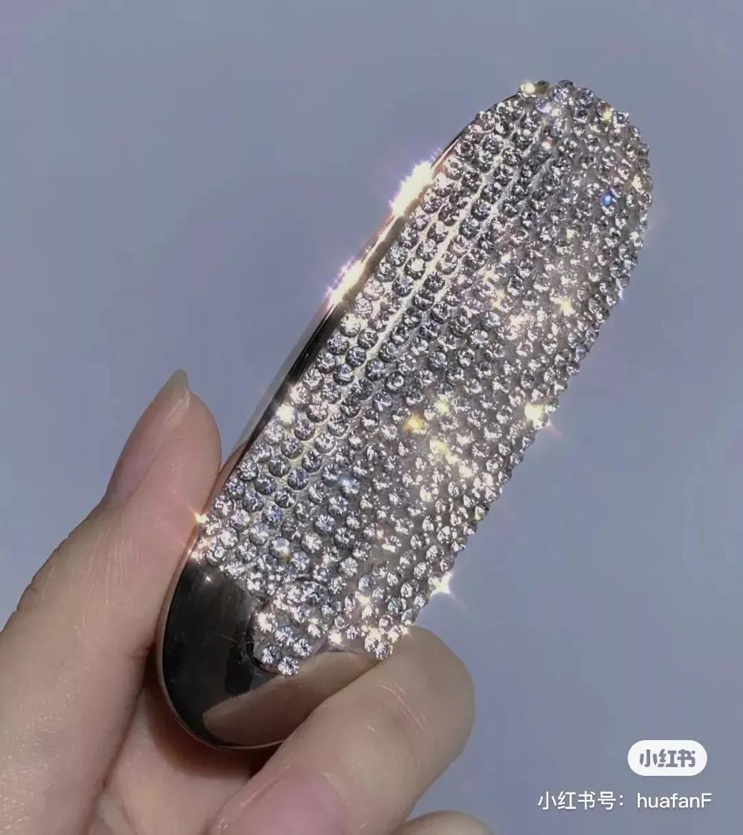 时尚闪耀水钻,高级透亮的水钻又绚丽又美观