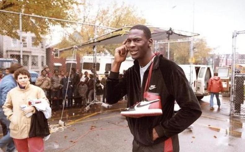 没有耐克的鞋子,耐克纪念款战靴