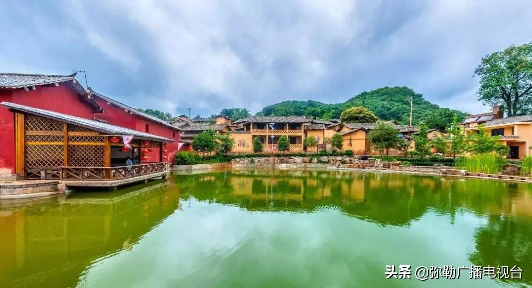 弥勒美食推荐离湖泉景区最近,弥勒五彩云池风景区