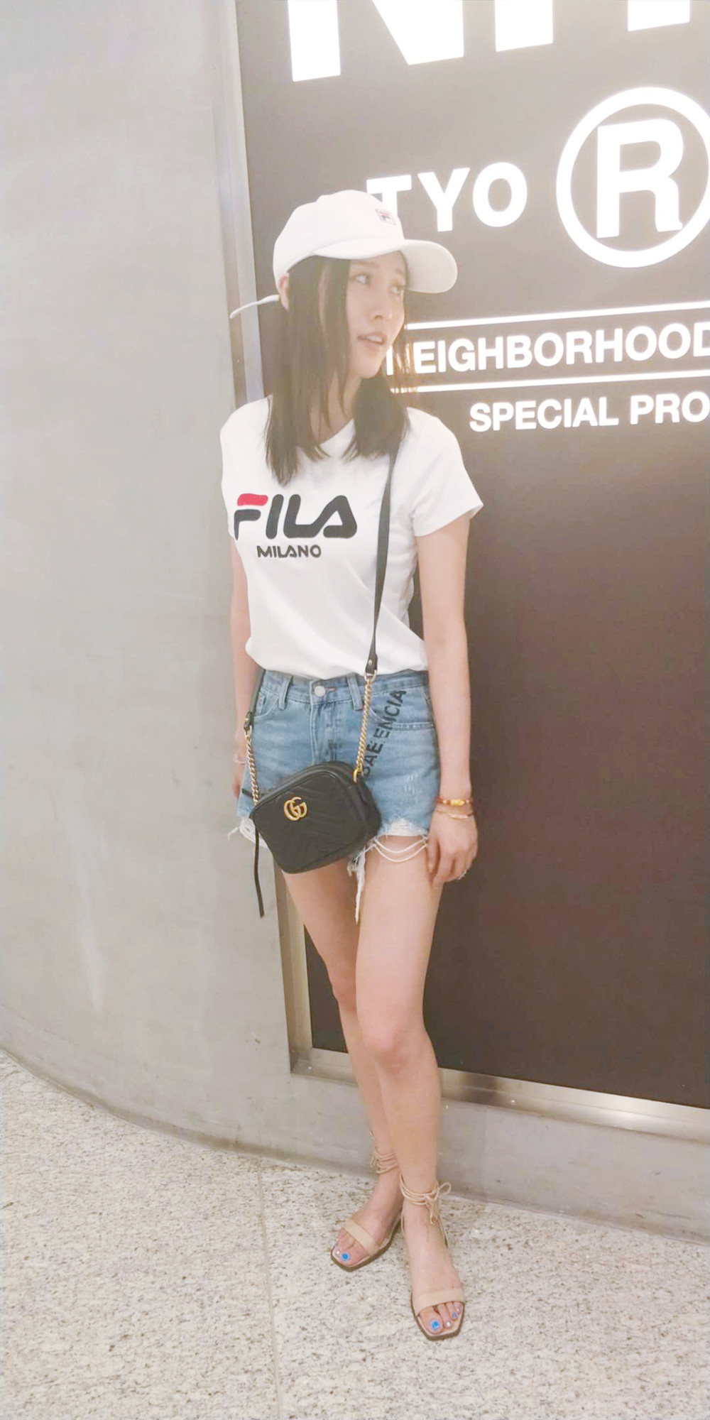 NOW直播时尚达人主播“苏苏”户外直播秀身材.苏喂苏喂起来