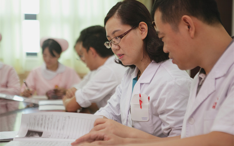 早孕期出血颜色很淡,早孕期出血丝怎么回事