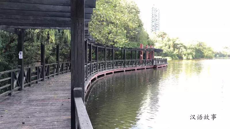 父亲是一个谜（中英对照）