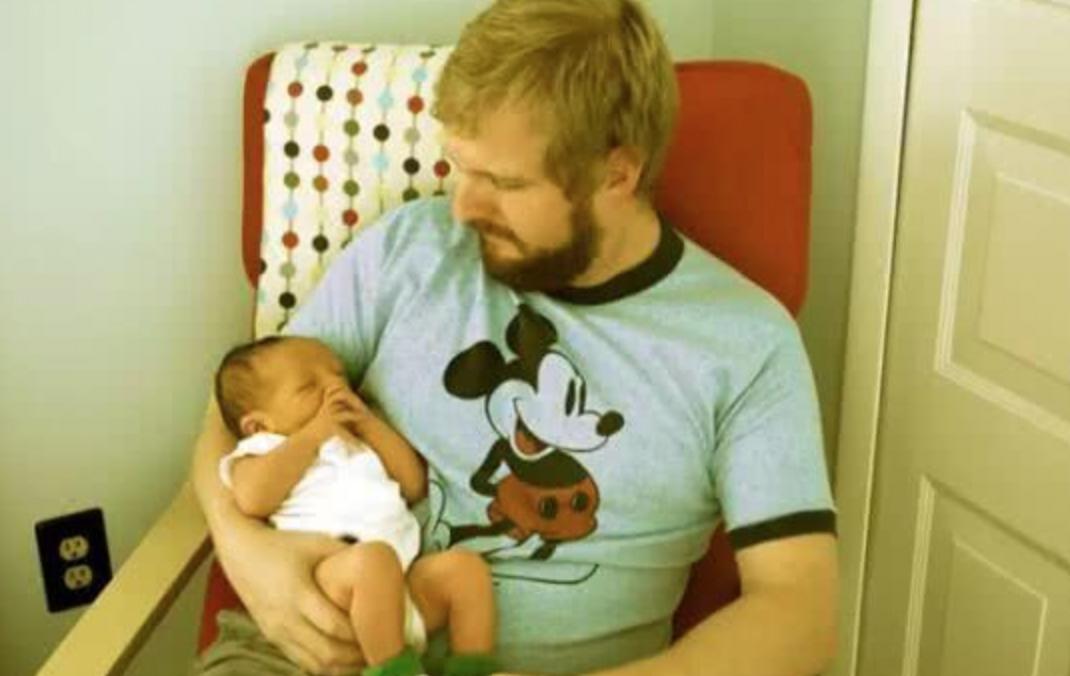 祖孙三代“共享”一张脸是啥体验？一看画面，网友：俄罗斯套娃？