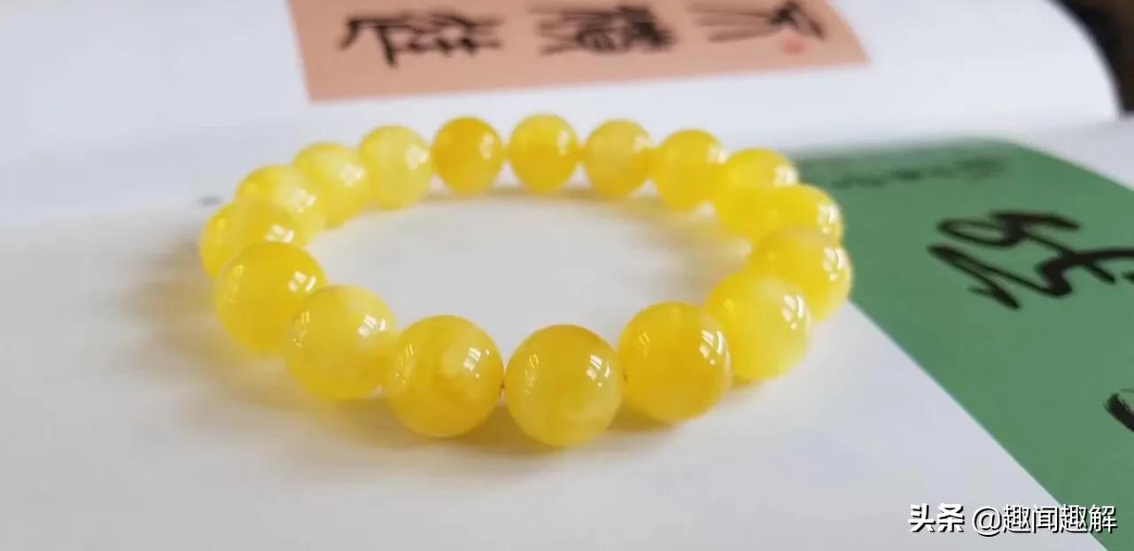 琥珀蜜蜡怎么鉴定真假,鸡油黄蜜蜡真假鉴定