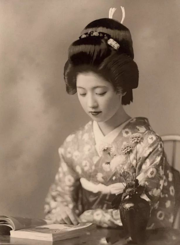 二战中日本娼妓:战前捐款,战时慰安,战后求和,真正的大和抚子