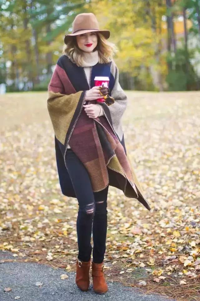 帽子围巾一体的戴起来很暖和,帽子围巾好时髦