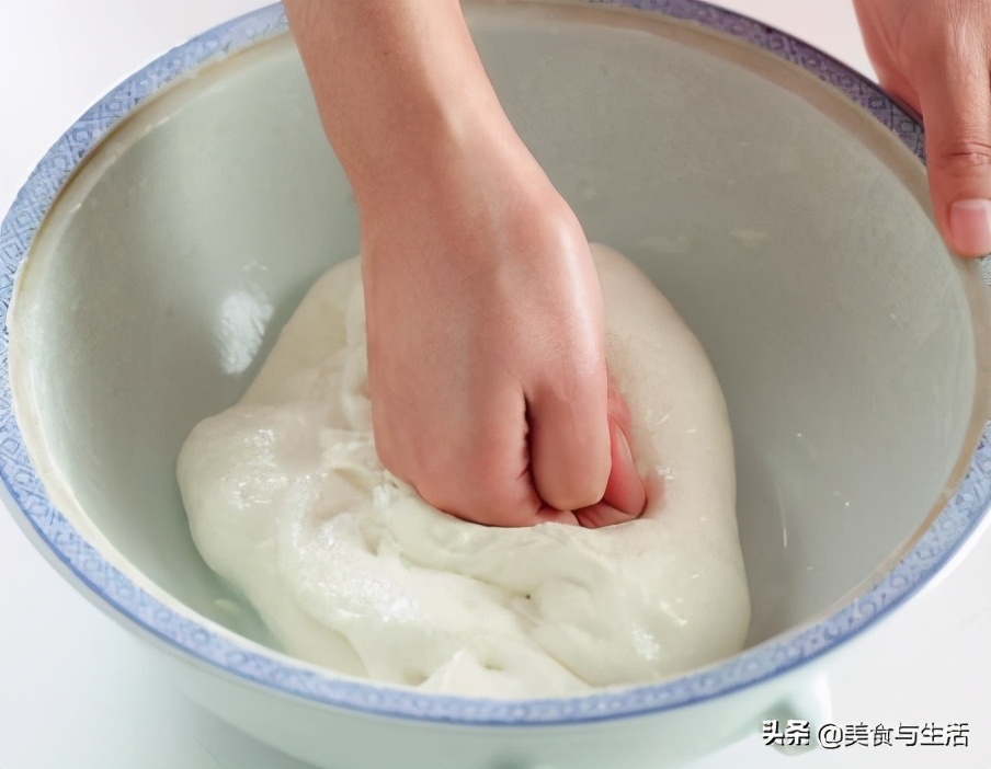 做春卷的手法全过程,怎样做皮薄酥脆的春卷