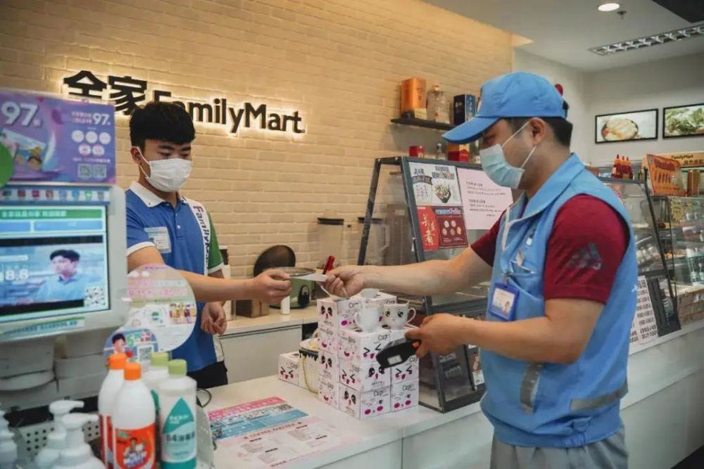 上海普陀全家便利店有营业的吗,普陀全家便利店