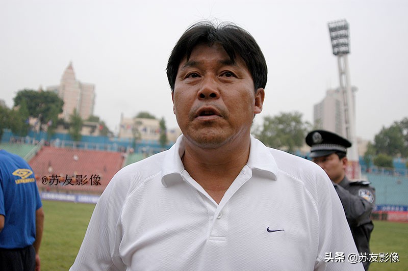 中国足球原教练迟尚斌,江苏舜天主帅离队