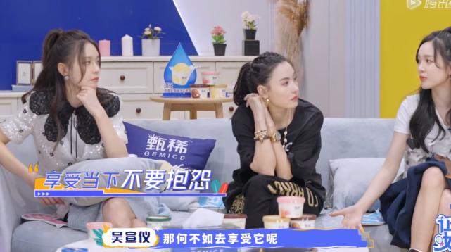 张柏芝和lucas同框,张柏芝日常穿搭牛仔裤