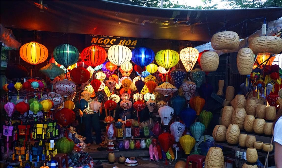 越南会安古灯,越南会安古镇灯笼街视频