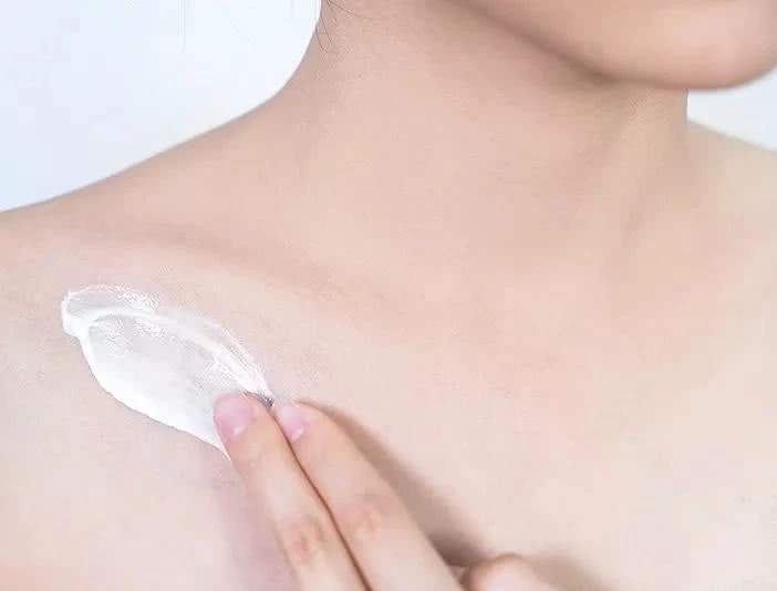 身体乳推荐美白何穗,何穗代言美白身体乳