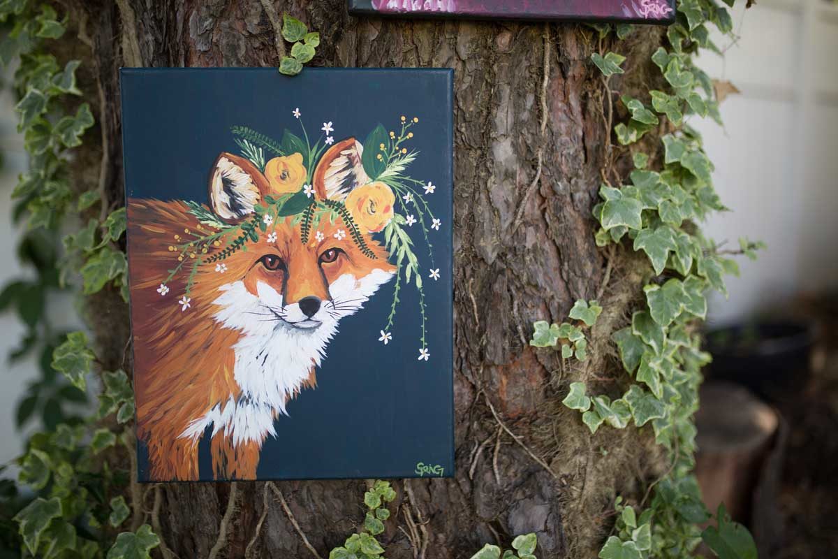 波西米亚风格的丙烯动物肖像，色彩鲜艳充满个性，装饰效果极强