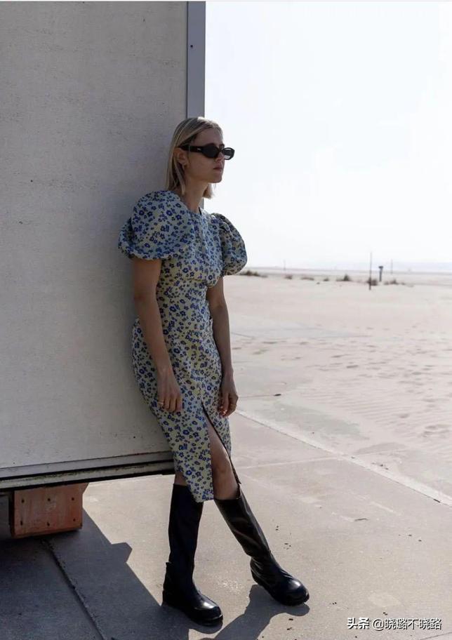 泡泡袖怎么穿最好看,2022年还流行泡泡袖吗