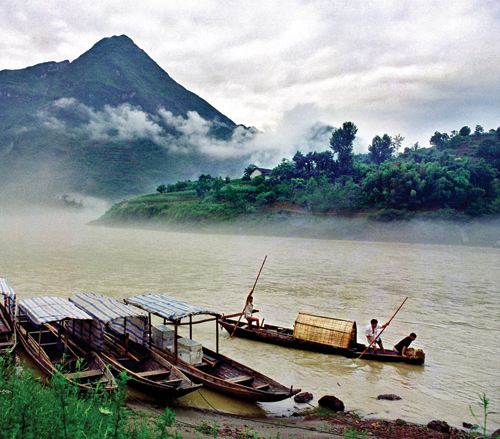 《大江依旧滚滚流》（散文）