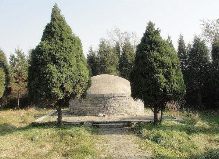 一座不起眼的墓地,竟是三百年前的“太子坟”,死于亲生父亲之手