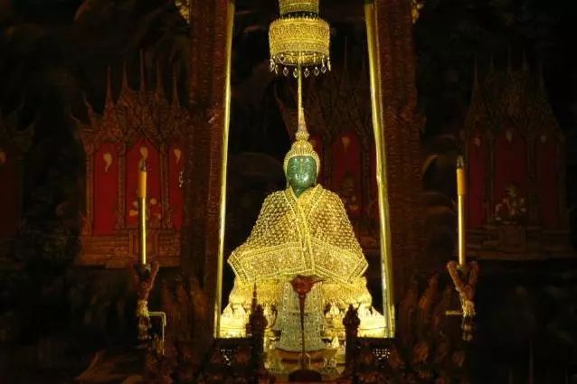 泰国镇国至宝，价值20亿的翡翠佛很可能不是翡翠！
