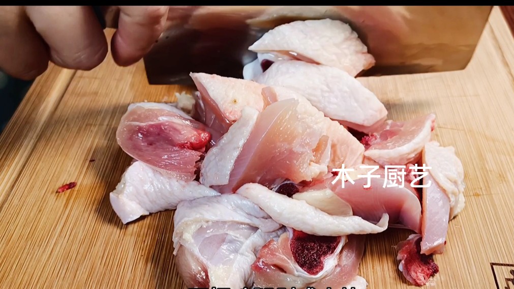 大厨教你做黄焖鸡不用下馆子,大厨教你做黄焖鸡学会不用下馆子