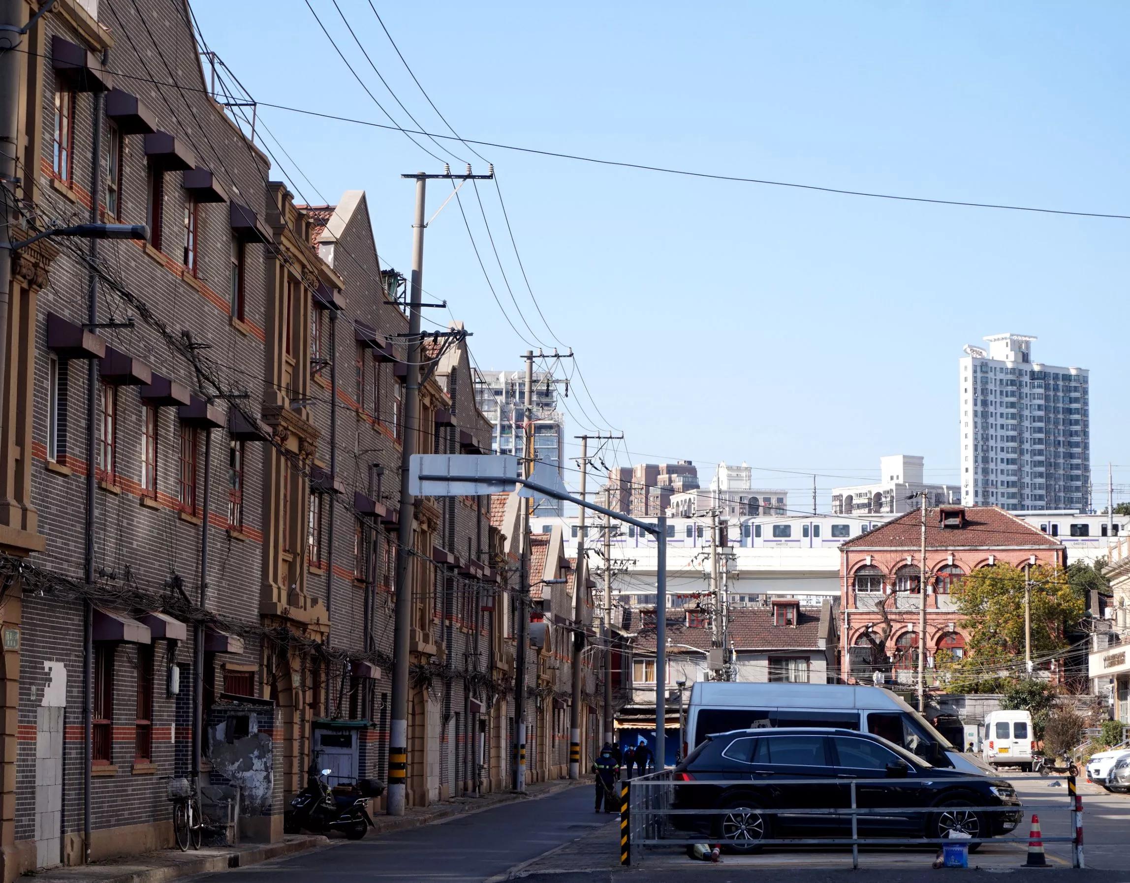 挥挥手不留痕迹,挥挥手不带走一粒尘土