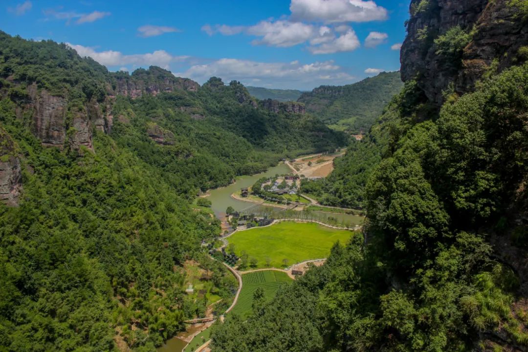 这个荣获浙江小吃冠军的小城已成网红打卡地，为了吃也值得来一趟