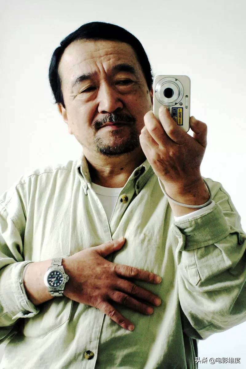 71岁李保田全家照女儿跟妈妈姓,李保田是个老戏骨