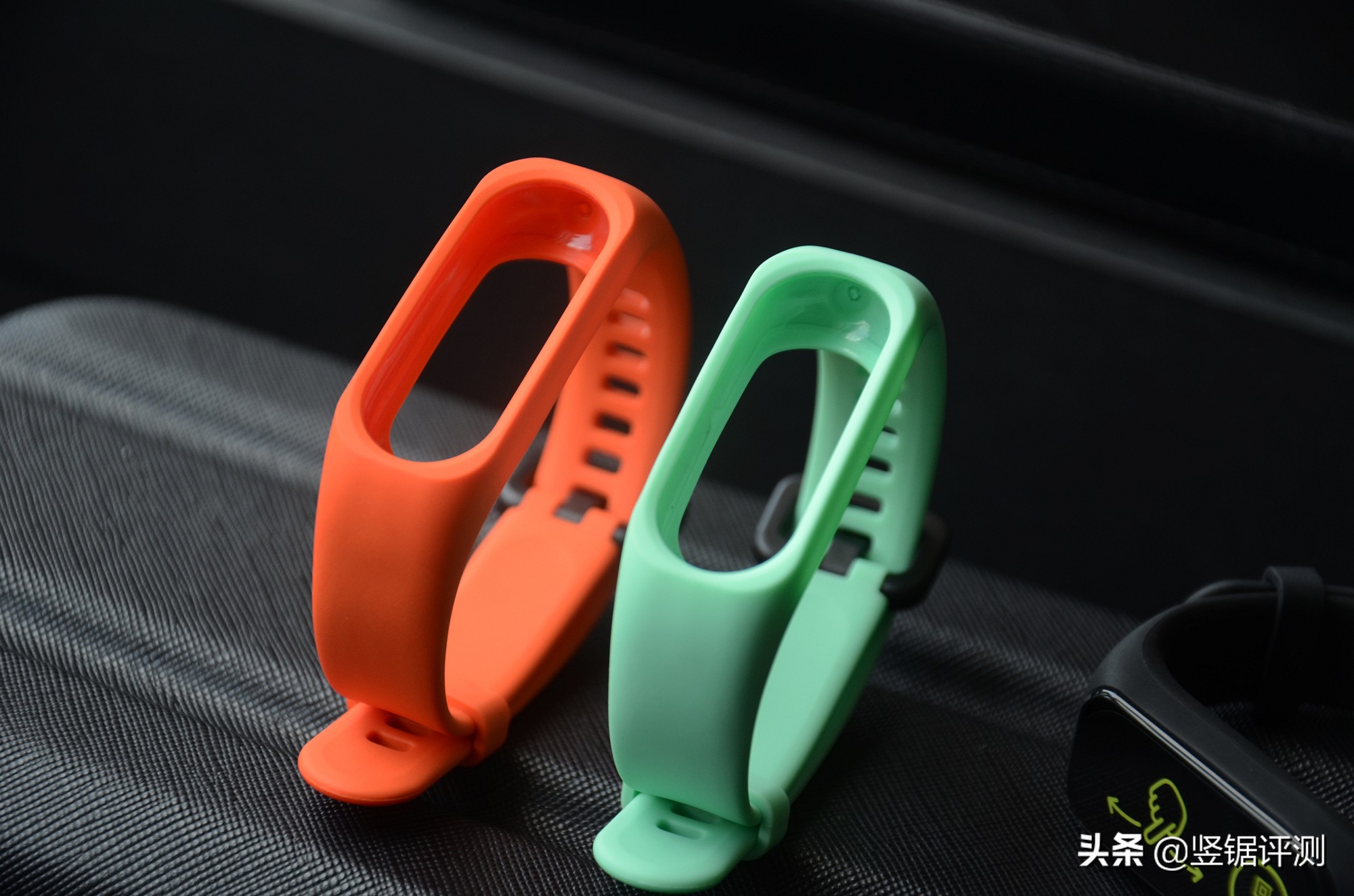 黑加手环1s和1有什么区别,黑加手环添加异形门卡