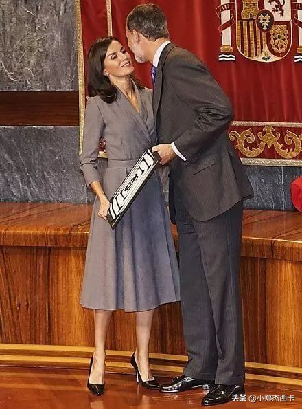 全世界的美人,全世界的女人都在穿西装