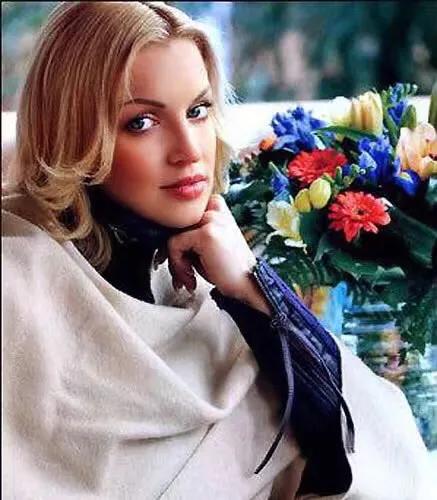 德国姑娘买辣条,老外第一次在中国买辣条