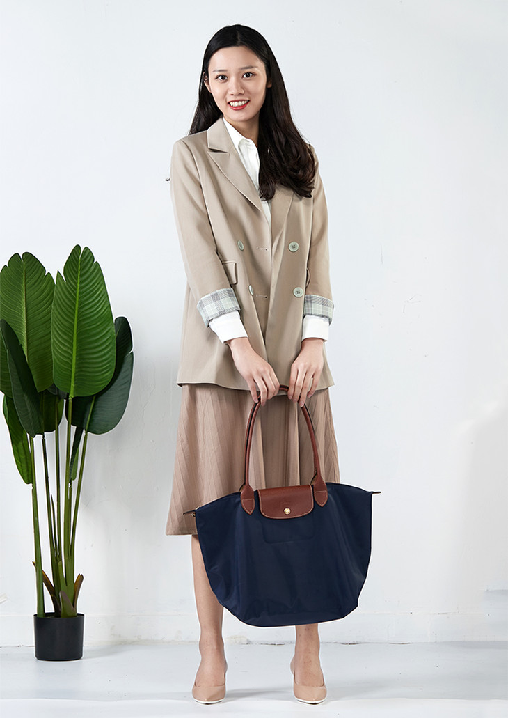 比DIOR晚成立两年，但它的饺子包火了70年，众多女星对它爱不释手