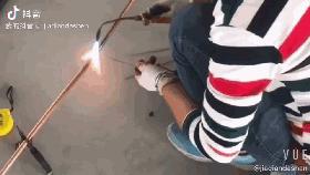 空调安装工人每天能赚多少钱,现在空调安装工赚钱吗