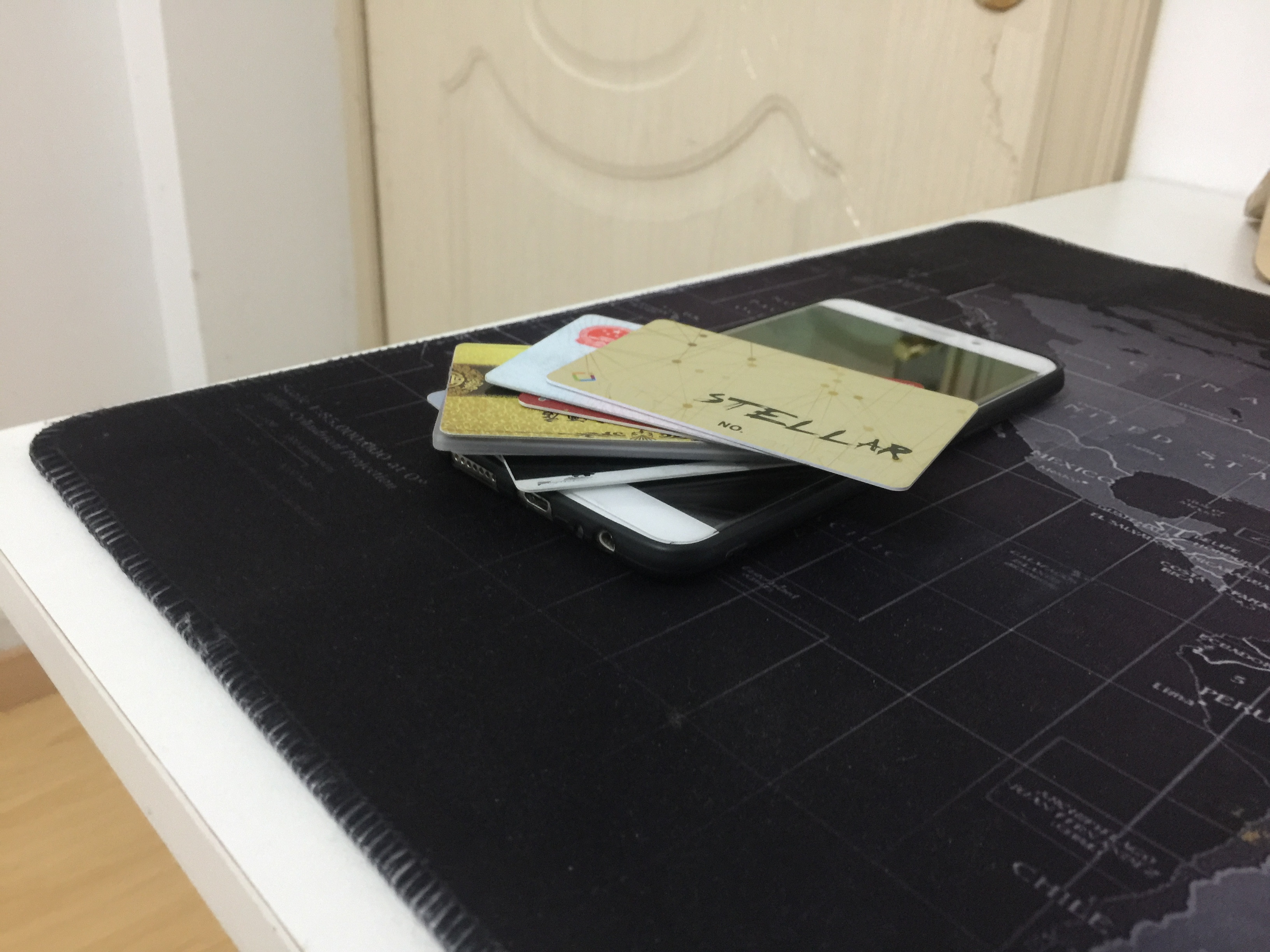 nfc卡片和手机放一起会消磁吗,银行卡和手机放在一起会消磁吗