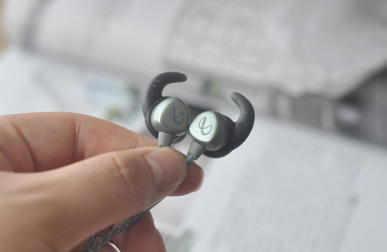 延续哈曼品质！美国总统*用御**“Infinity”首款蓝牙耳机音效如何？