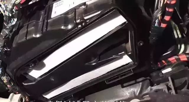 众泰z700空调滤芯位置怎么拆视频,比亚迪宋plus空调滤芯在哪个位置