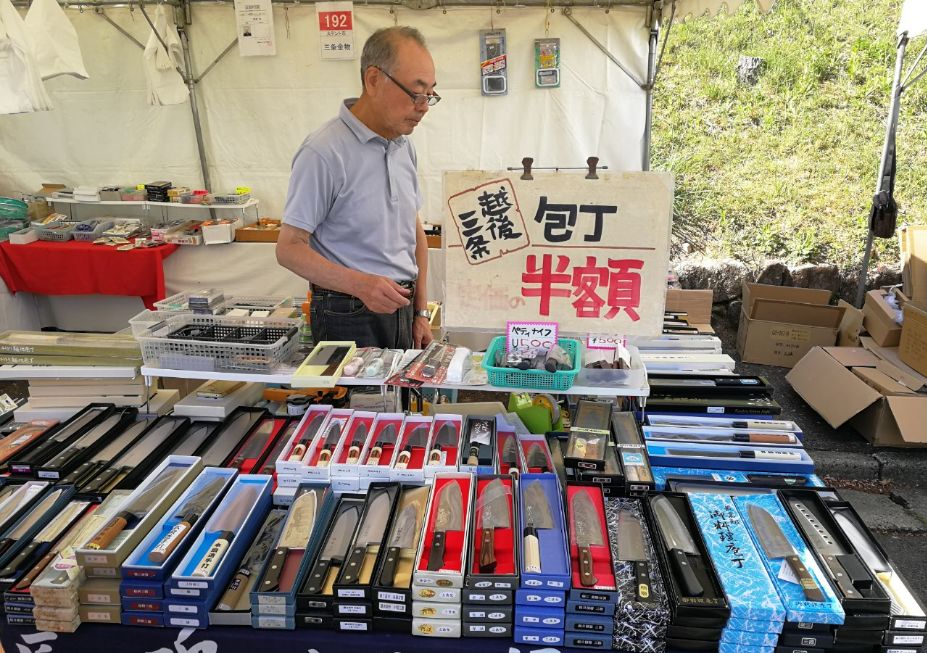 “碰瓷”日本美浓烧集市，我们最动心的却是一个木质便当盒