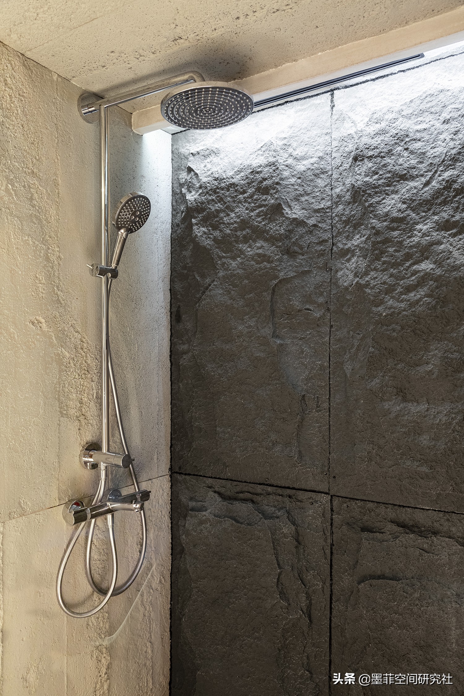 墨菲的家|客厅里有个“坑”,我的新材料试验场