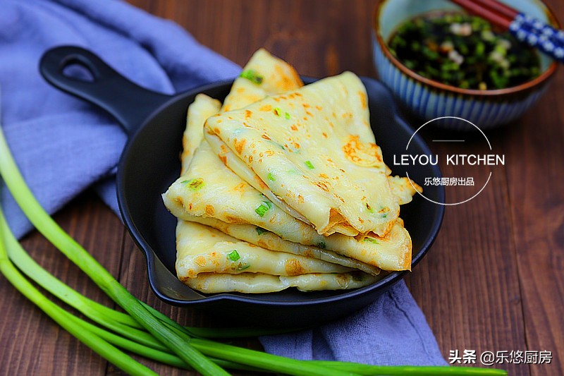 早餐饼这样做你家小孩肯定爱吃,想学家常早餐饼的做法