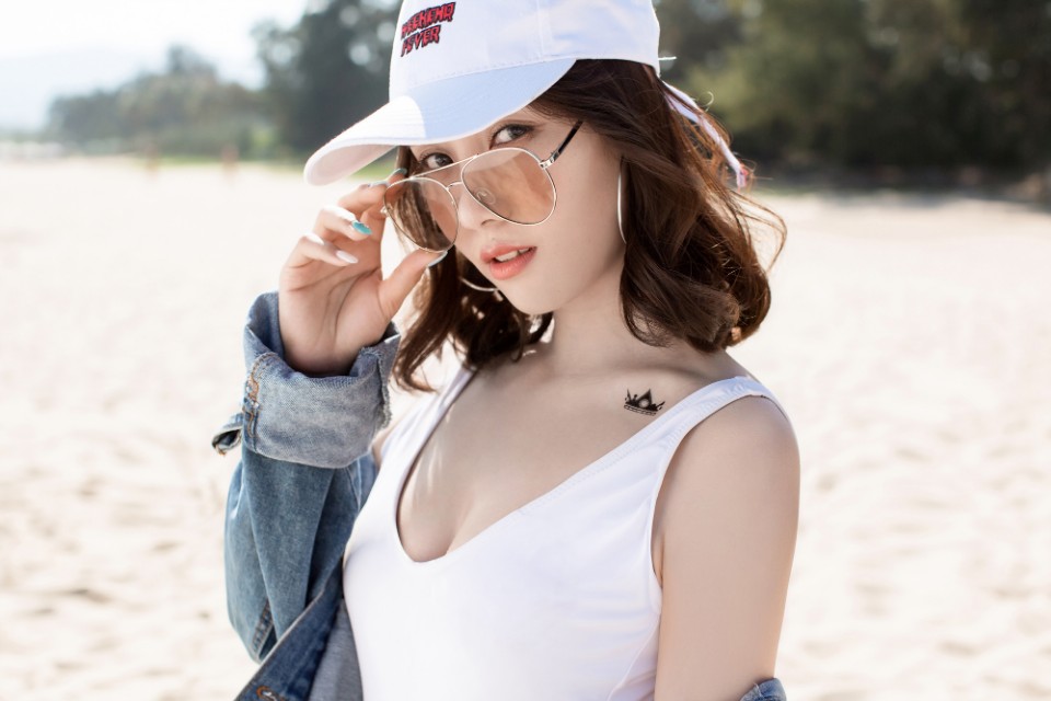 刚从三亚旅游回来,铂爵旅拍临沂本地拍婚纱照价格