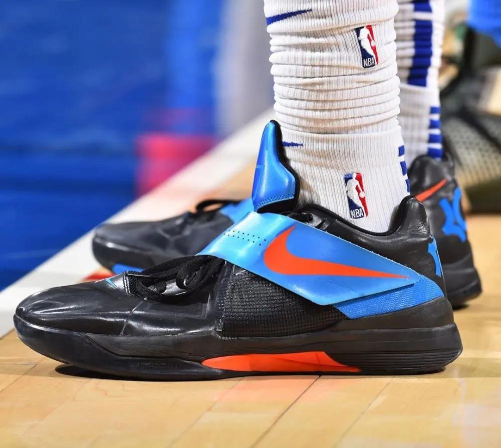 NBA球员上脚：76人队的球鞋，恩比德穿紫金配色战靴