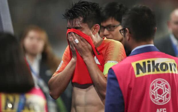中国与伊朗赛后郑智,中国队亚洲杯失误