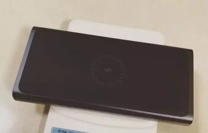 无线充电宝双向快充,大容量充电宝无线快充