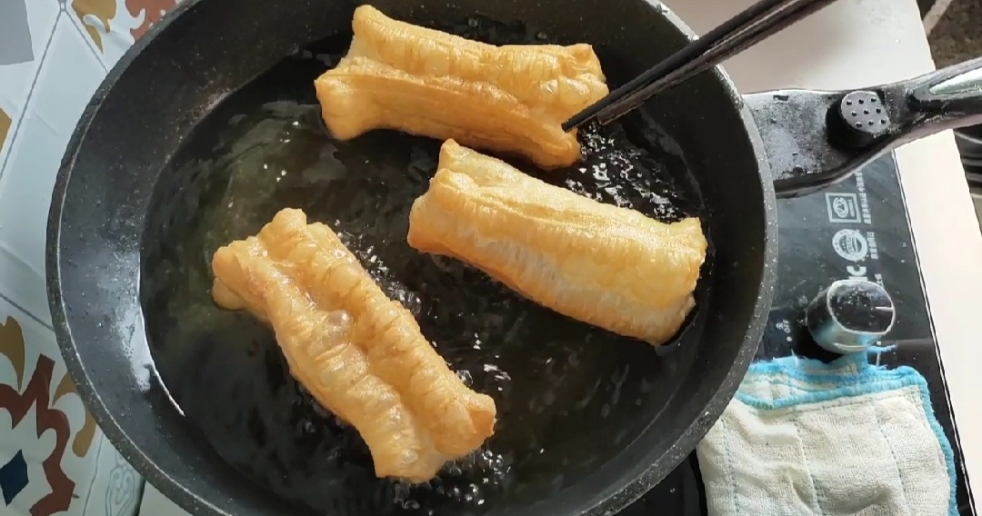 油条怎样才能酥脆和不腻,油条要酥脆又好吃要怎么操作