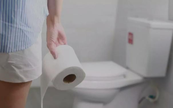 英国男子便秘28年不上厕所,英国男子3年未排便